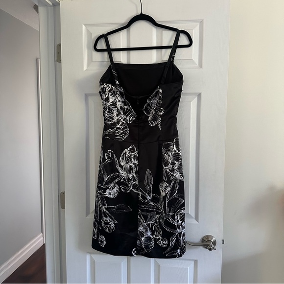 Size XL Vintage 00’s Le Chateau Black Floral Silk Like Midi Dress - Picture 2 of 3